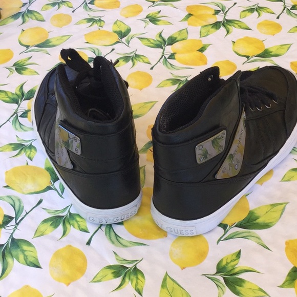 Ladies Black Guess Sneakers - Picture 3 of 7